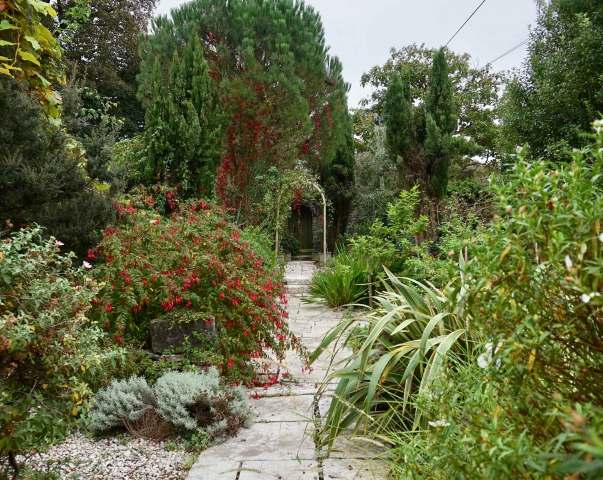 Smedmore-house-garden-wing-walled-garden